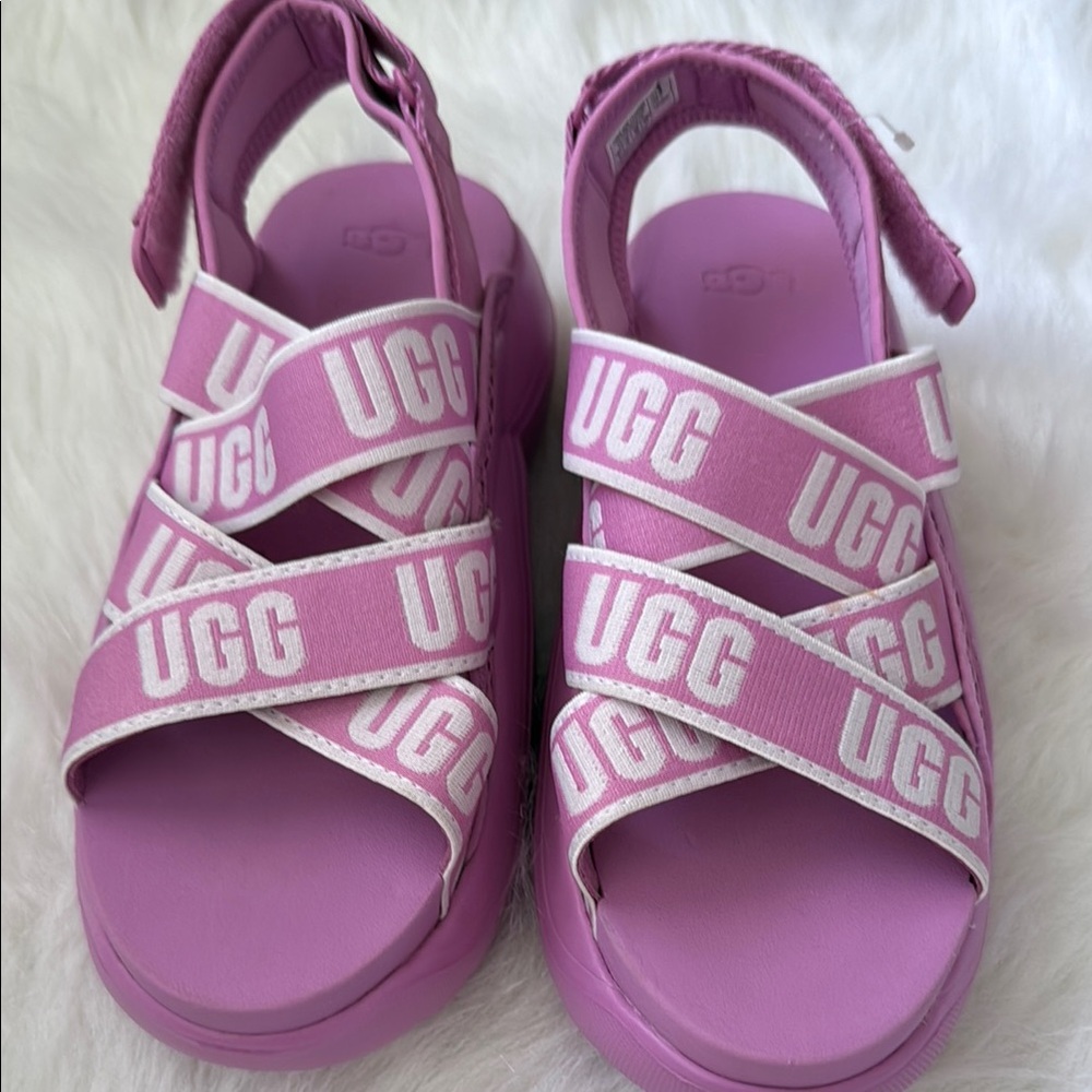 LA CLOUD SANDAL BY UGG